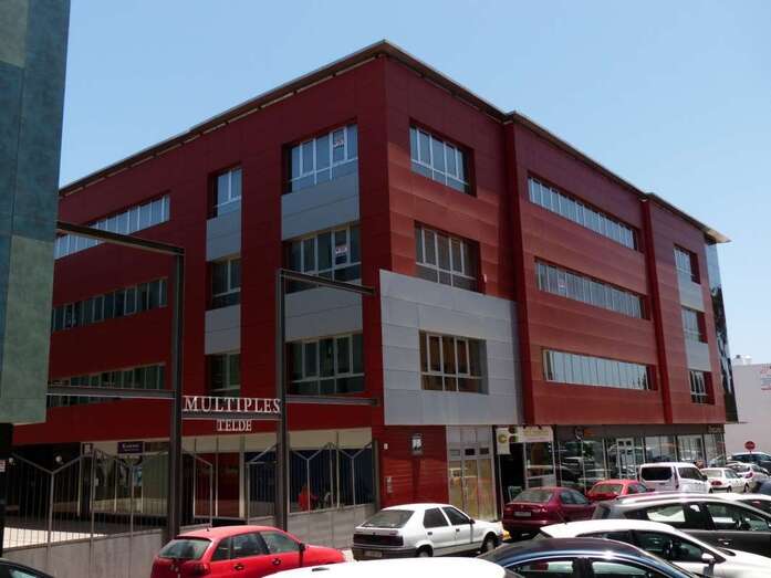 Edificio de viviendas en el casco de Telde (Foto TA)